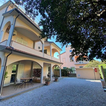 Villa Il Boschetto San Vincenzo Luaran gambar