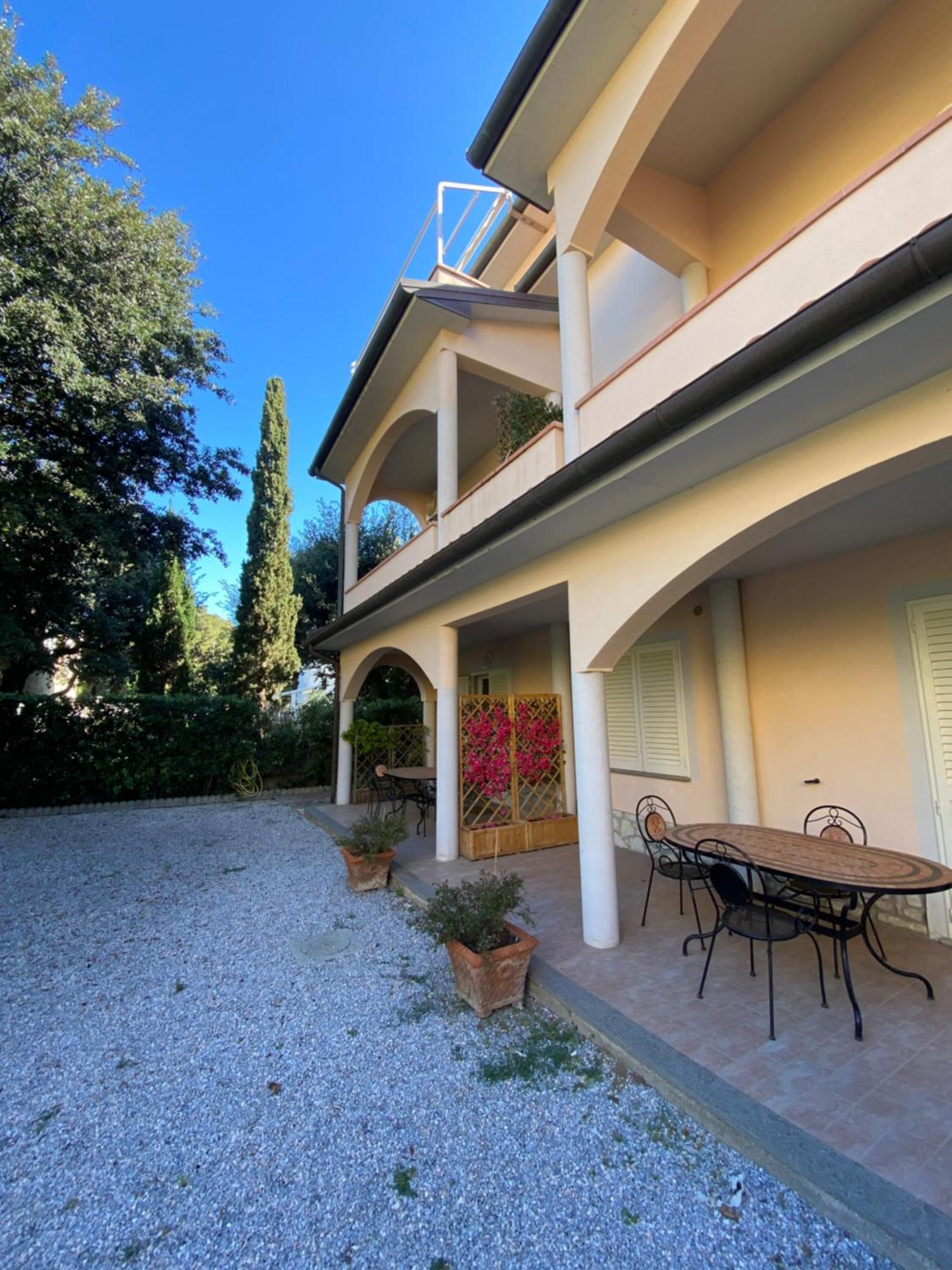 Villa Il Boschetto San Vincenzo Luaran gambar