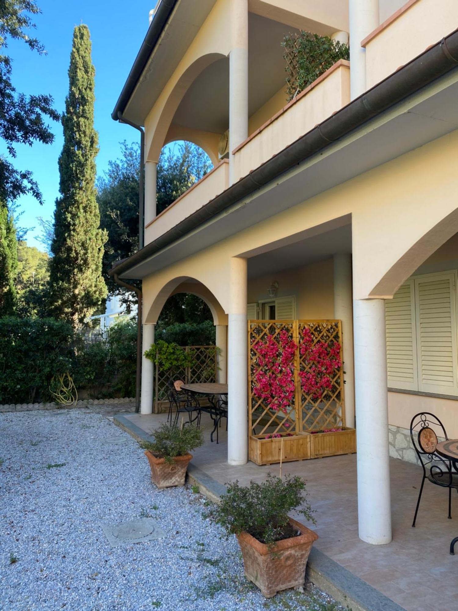 Villa Il Boschetto San Vincenzo Luaran gambar