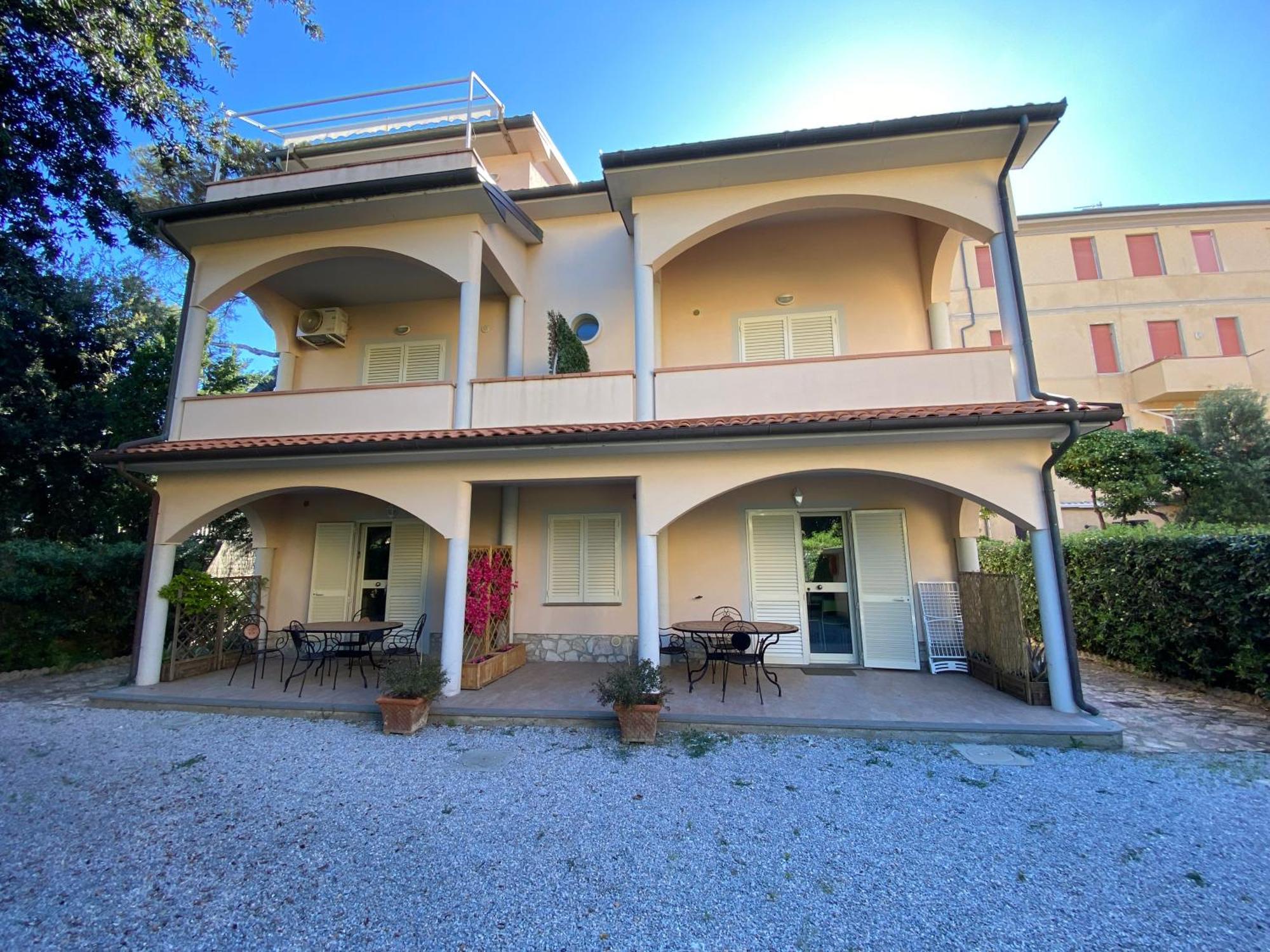 Villa Il Boschetto San Vincenzo Luaran gambar