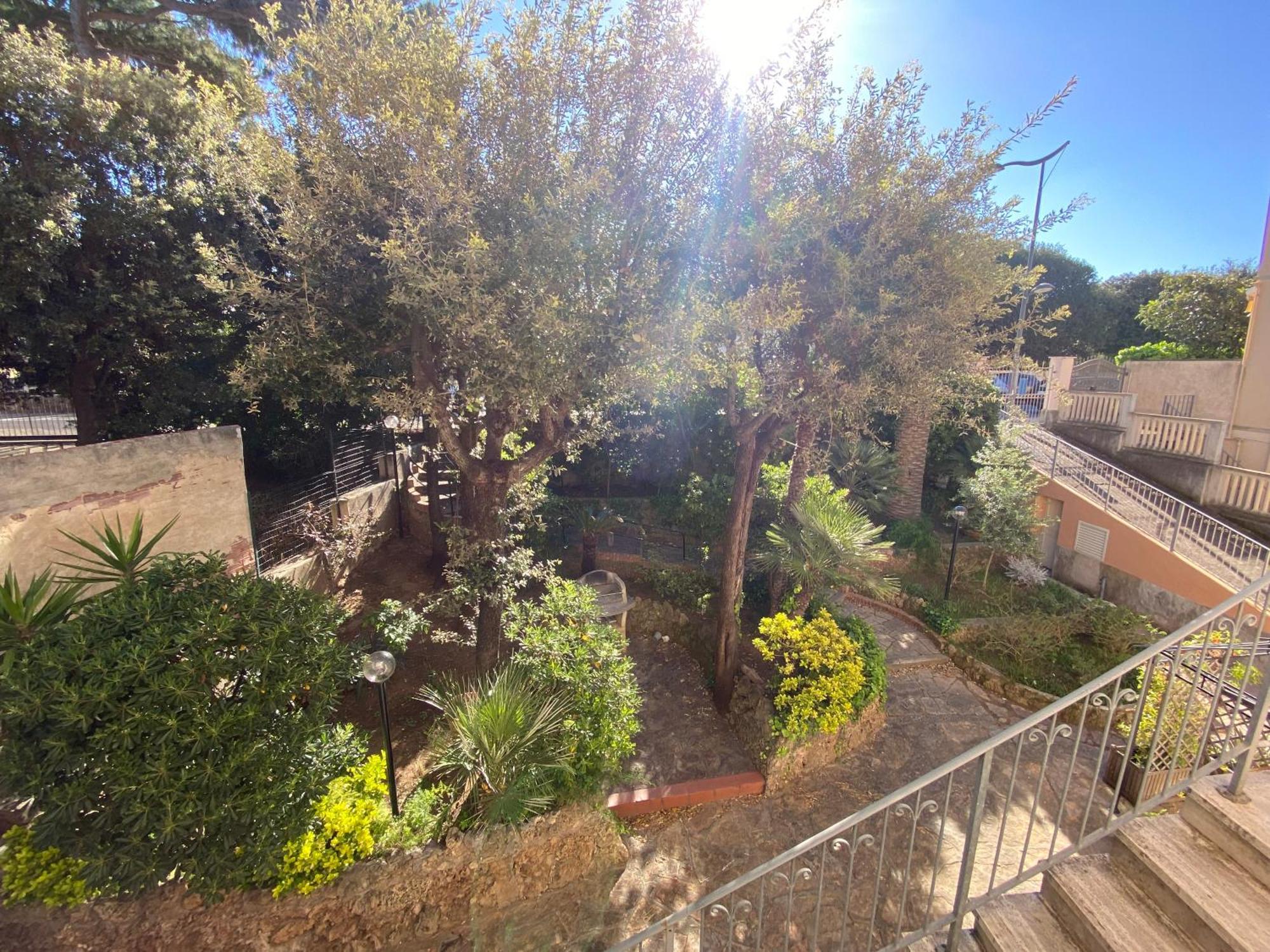 Villa Il Boschetto San Vincenzo Luaran gambar