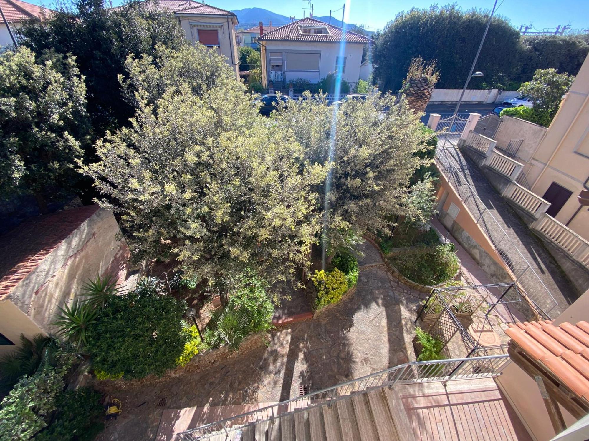 Villa Il Boschetto San Vincenzo Luaran gambar
