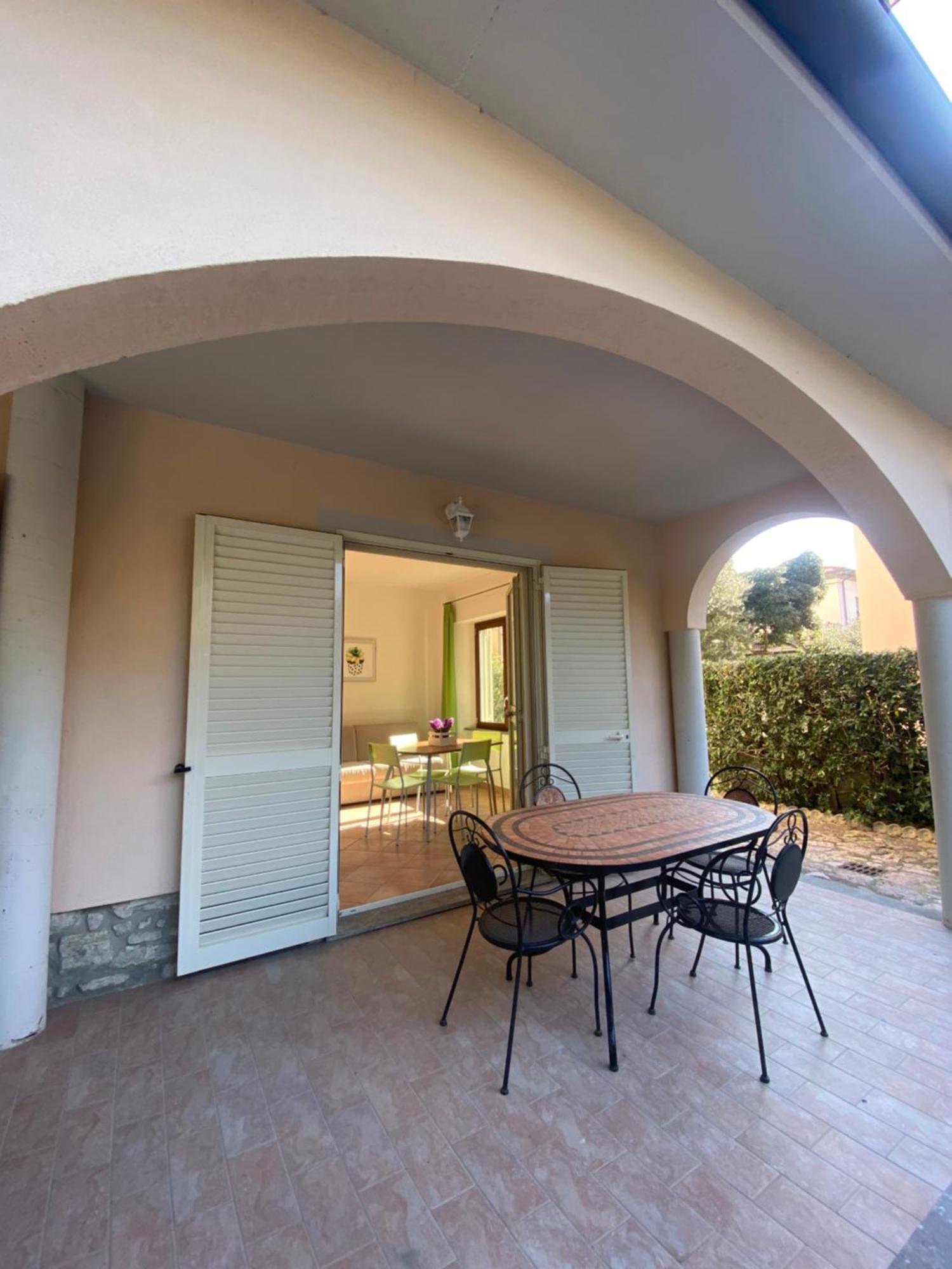 Villa Il Boschetto San Vincenzo Luaran gambar