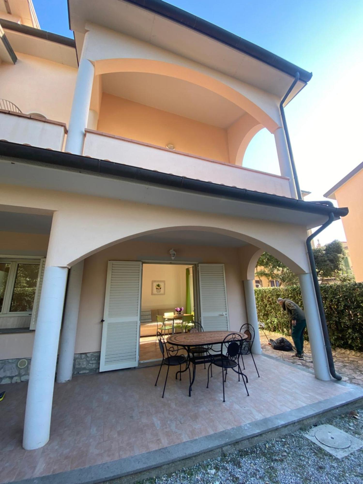 Villa Il Boschetto San Vincenzo Luaran gambar