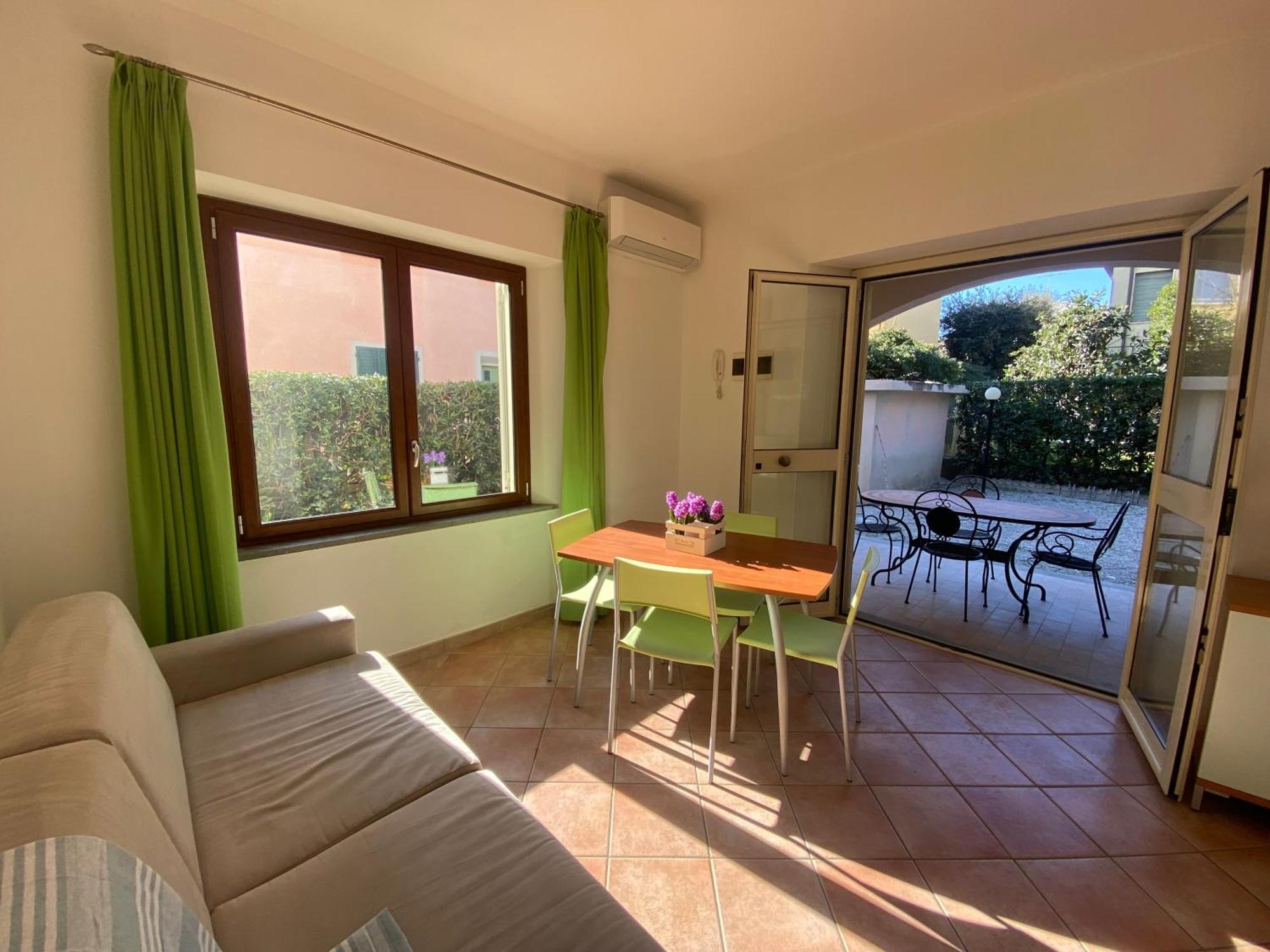Villa Il Boschetto San Vincenzo Luaran gambar